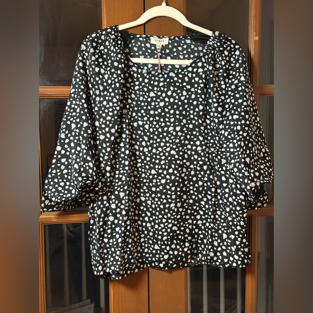Umgee Black Tan and White Pattern Blouse